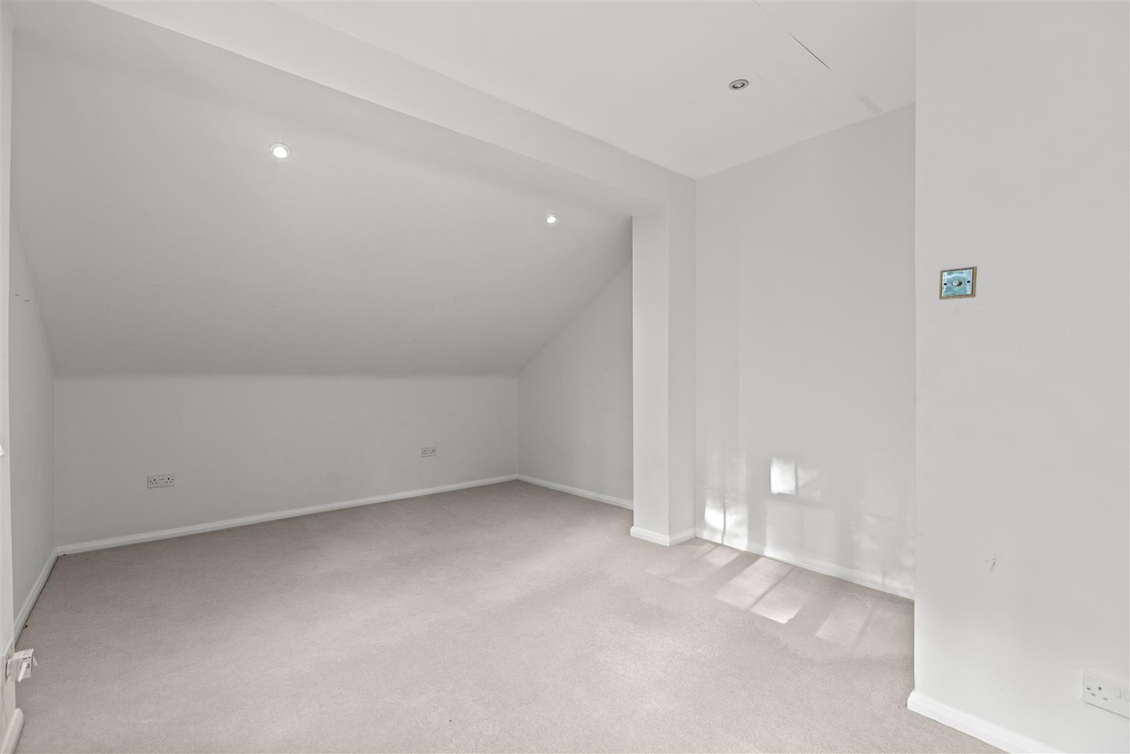 Woodlands Close, Ascot